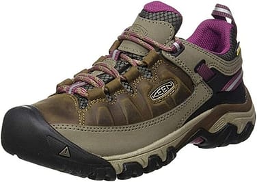 walking boots for overpronation
